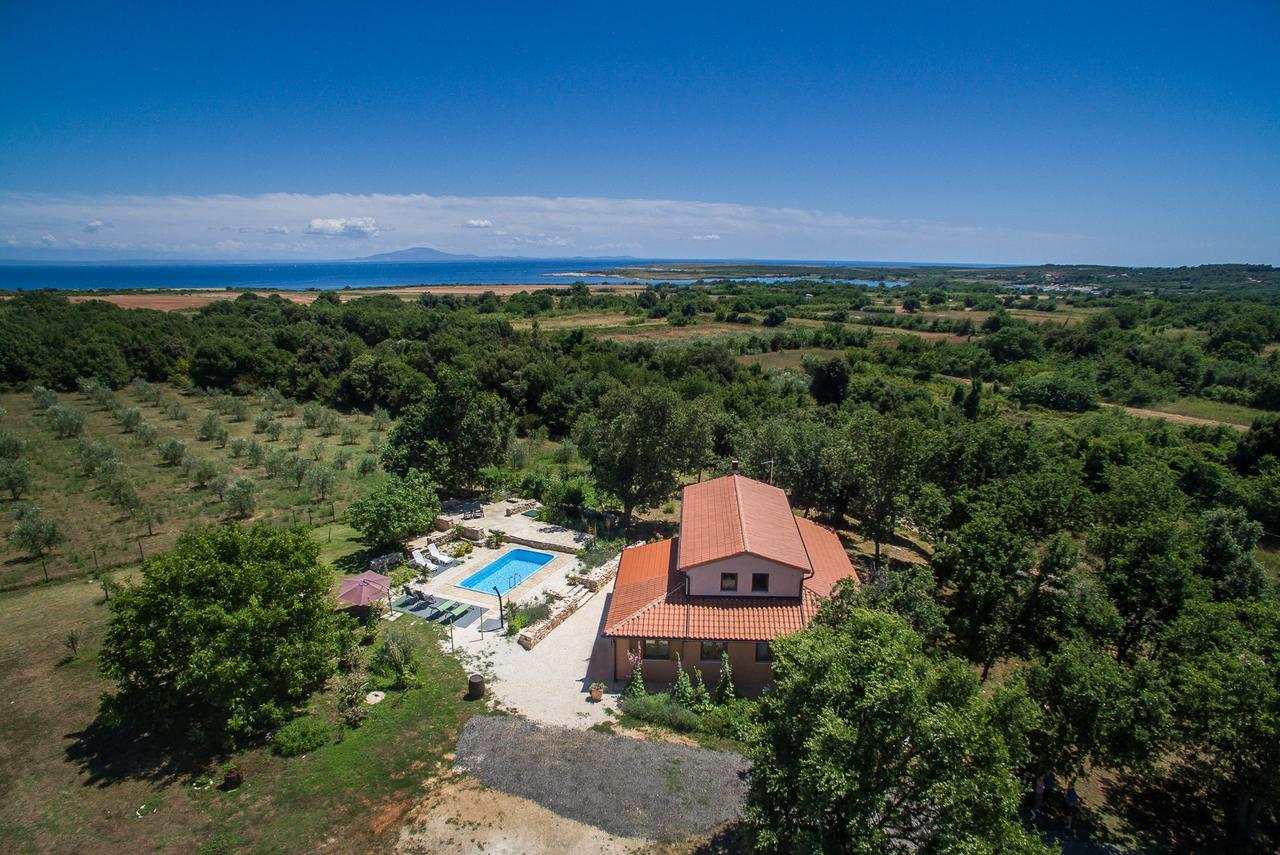 Beautiful Villa Palera With Private Pool Near Pula Liznjan Luaran gambar